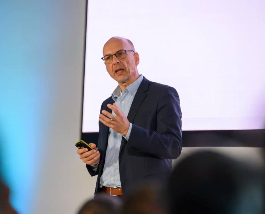 Prof. Dr. Christian Berg, Keynote Speaker für Nachhaltigkeit und Transformation, bei der Redneragentur PODIUM.