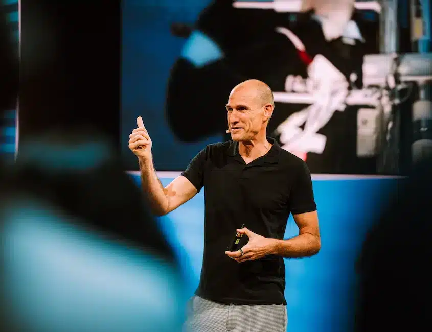 Tom Sietas hält einen Vortrag beim Scope Festival 2024