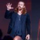 Das Profilbild von Anders Indset bei der Redneragentur PODIUM während eines Keynote-Vortrags auf der Bühne.