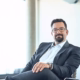 Das Profilbild von Dominik Bösl bei der Redneragentur PODIUM – Experte für Robotik, KI und digitale Verantwortung.