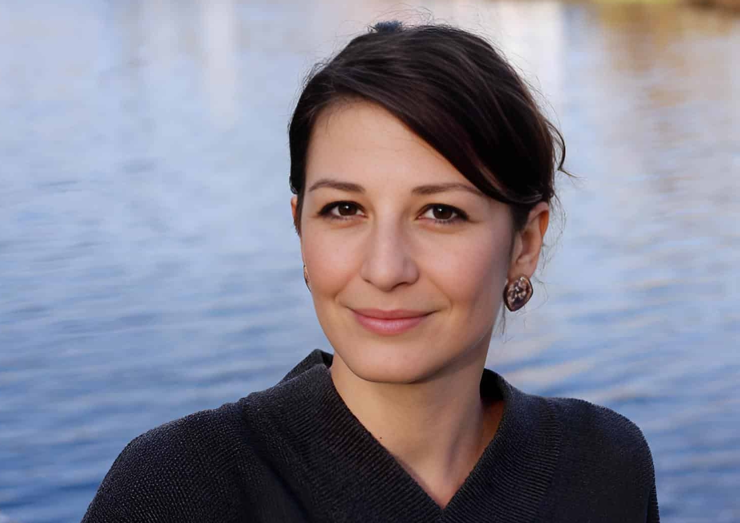 Das Profilbild von Geraldine de Bastion bei der Redneragentur PODIUM – Expertin für Digitalisierung und internationale Zusammenarbeit.