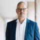 Peter Bofinger im Business-Outfit – offizielles Profilbild bei der Redneragentur PODIUM